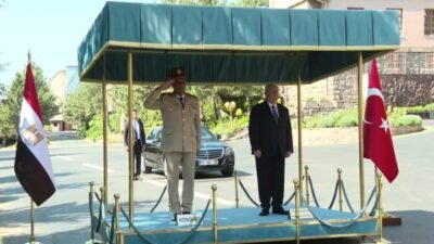 Milli Savunma Bakanı Yaşar Güler, Mısır Silahlı Kuvvetler Başkomutanı ve
