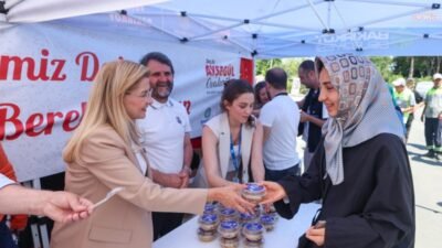 Bakırköy Belediyesi, Muharrem ayı dolayısıyla belediyenin aşevinde hazırlanan aşureleri ilçenin