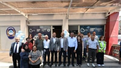 Balıkesir Büyükşehir Belediye Başkanı Ahmet Akın, İvrindi’de düzenlenen törende Kent