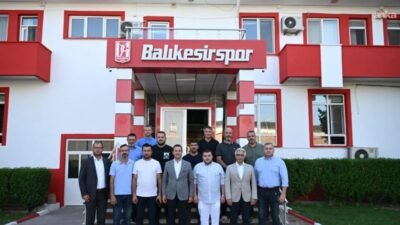 Balıkesir Büyükşehir Belediye Başkanı Ahmet Akın, Balıkesirspor Kulüp Başkanı Mert