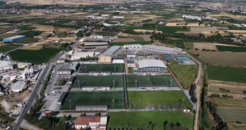Balıkesir Büyükşehir Belediye Başkanı Ahmet Akın, Ali Hikmet Paşa Spor