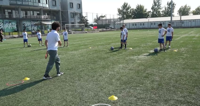 Balıkesir Büyükşehir Belediyesi'nin Yaz Spor Okulları kapsamında 6-14 yaş arası
