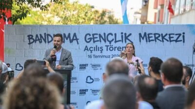 Balıkesir Büyükşehir Belediyesi, Bandırma’da ikinci Gençlik Merkezi’ni hizmete açtı. Gençlerin