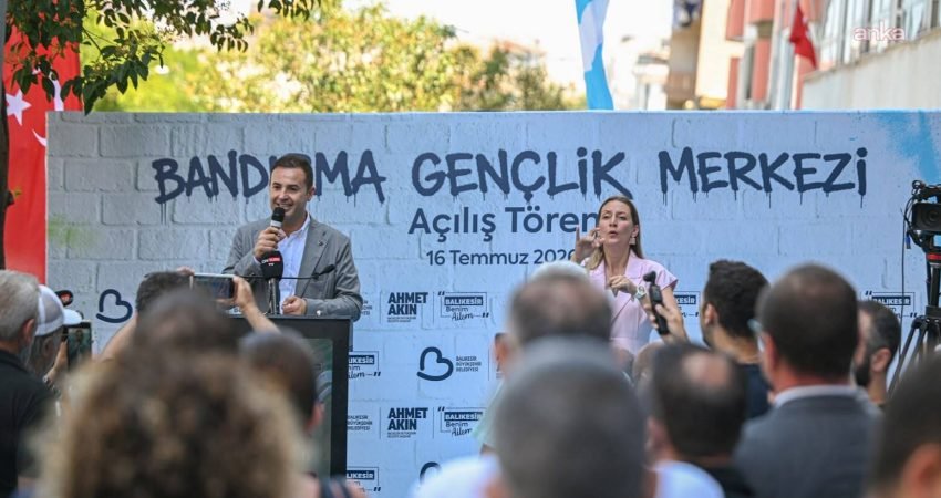 Balıkesir Büyükşehir Belediyesi, Bandırma’da ikinci Gençlik Merkezi’ni hizmete açtı. Gençlerin
