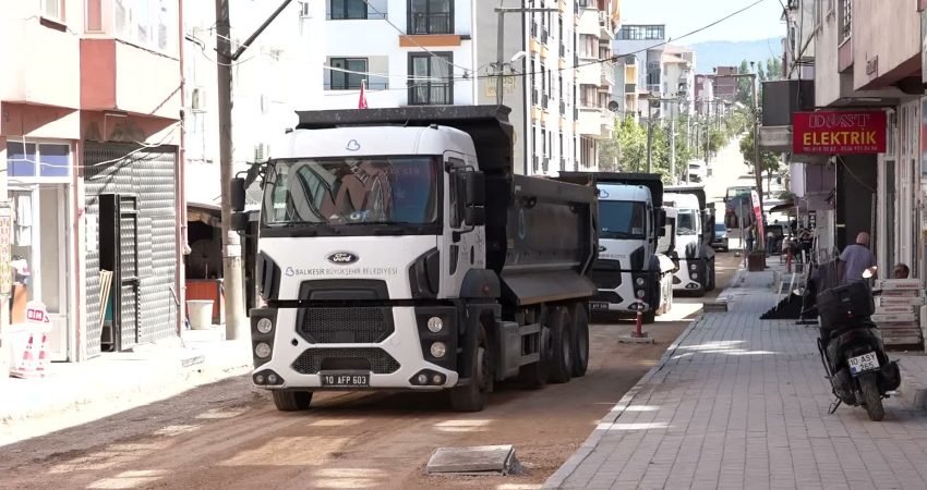 Balıkesir Büyükşehir Belediyesi, 20 ilçede sürdürdüğü yatırımlara Manyas ile devam