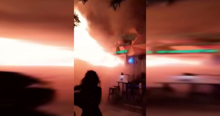 Tayland'ın başkenti Bangkok'ta eğlence mekanında çıkan yangında en az 28