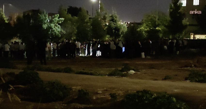 Batman’da yakınlarının mezarlığına ziyarette bulunan kişilere, husumetlileri tarafından silahlı saldırı
