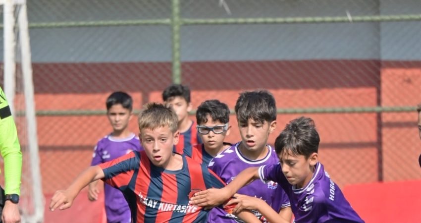  Bayraklı Belediyesi tarafından geleneksel olarak düzenlenen U-12 Cup Futbol Turnuvası