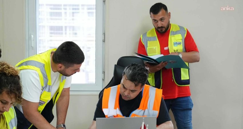 Beşiktaş Belediyesi, ilçe genelinde etkili olan yoğun yağışa karşı tüm