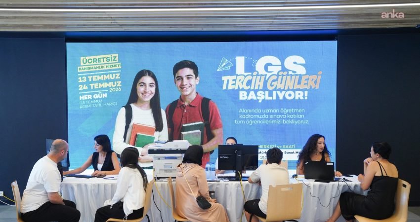 Beylikdüzü Belediyesi tarafından “LGS Tercih Günleri” kapsamında öğrencilere doğru ve