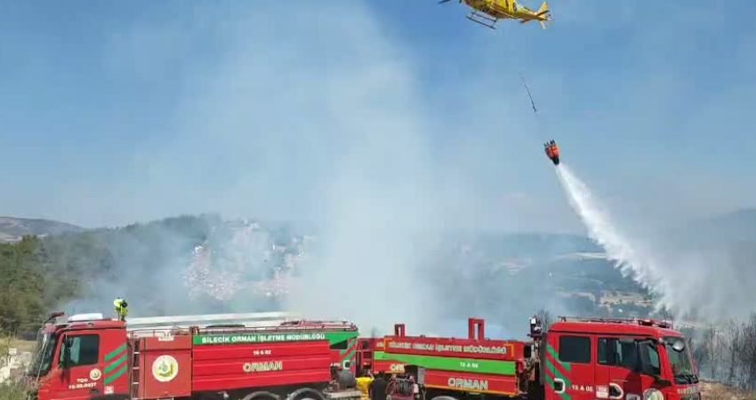 Bilecik'te makilik alandaki yangın, ekiplerin havadan ve karadan müdahalesi sonucu