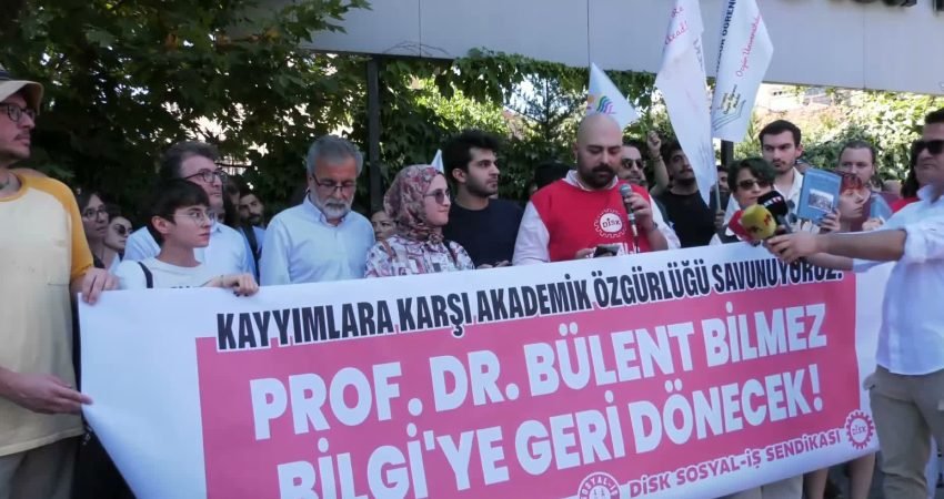 Bilgi Üniversitesi’nden işten çıkartılan Prof. Dr. Bülent Bilmez, DİSK’e bağlı
