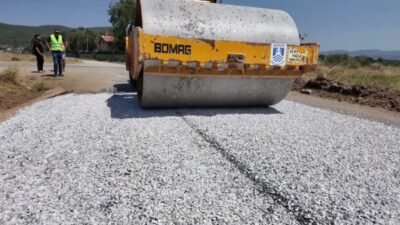 Bodrum Belediyesi Fen İşleri Müdürlüğü ekipleri, ilçe genelinde ulaşım altyapısını güçlendirmek