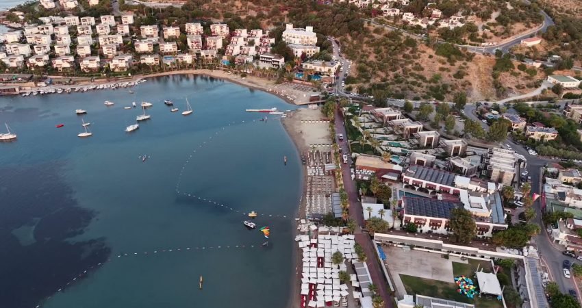 Bodrum Belediyesi Temizlik İşleri Müdürlüğü ekipleri, ilçe genelinde sürdürdüğü kapsamlı