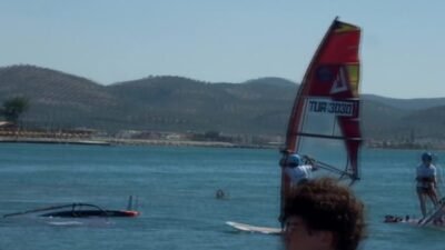 Balıkesir’in Burhaniye ilçesinde düzenlenen Türkiye Yelken Federasyonu Rüzgar Sörfü Slalom