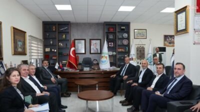 Bursa Büyükşehir Belediyesi Başkan Vekili Şahin Biba, İznik'te gerçekleştirdiği ziyaretlerde