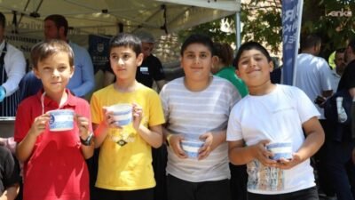 Bursa Büyükşehir Belediyesi’nin Muharrem ayı dolayısıyla düzenlediği aşure ikramlarının son