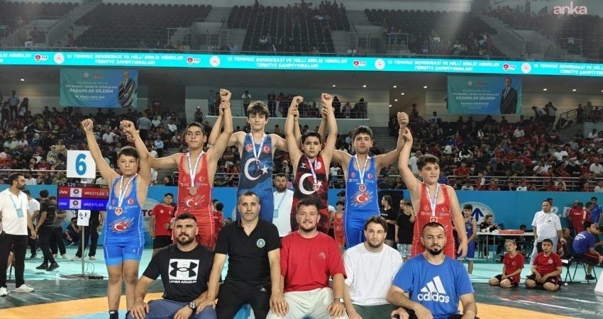 Bursa Büyükşehir Belediyespor Kulübü, Ankara’da gerçekleştirilen Minikler Güreş Türkiye Şampiyonası'ndan