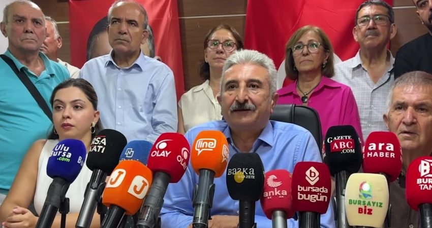 Bursa’da 17 ilçe yönetimi CHP’den istifa ederek YENİ Parti’ye geçti.