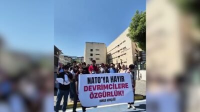 Ankara'daki NATO Zirvesi öncesi Bursa'da gözaltına alınan gençlere destek için