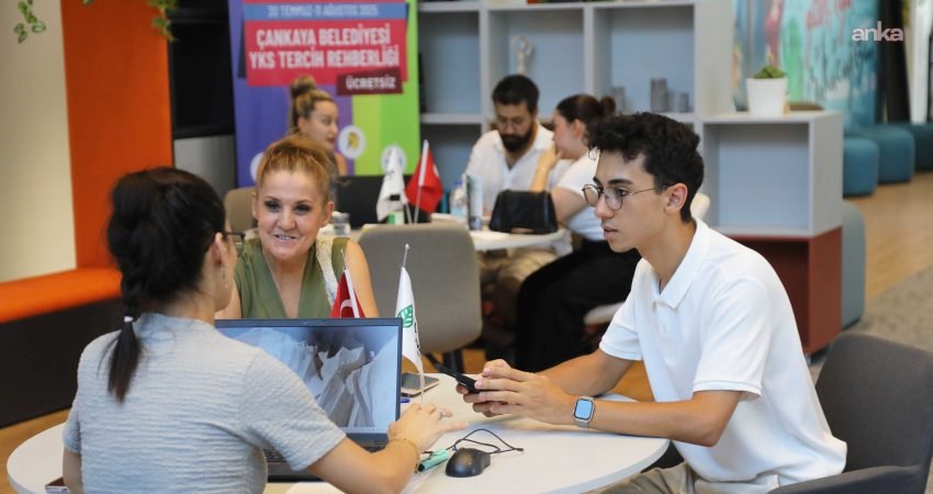 Çankaya Belediyesi, uzman rehber öğretmenler eşliğinde ücretsiz YKS tercih rehberliği