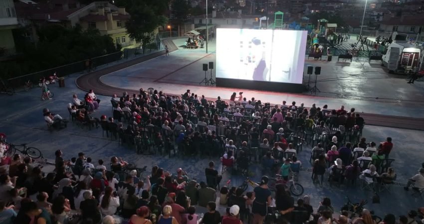 Çankaya Belediyesi'nin geleneksel hale gelen "Açık Hava Sinema Günleri" etkinliği,