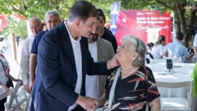 İzmir Büyükşehir Belediye Başkanı Cemil Tugay, İzmir Büyükşehir Belediyesi'nin düzenlediği