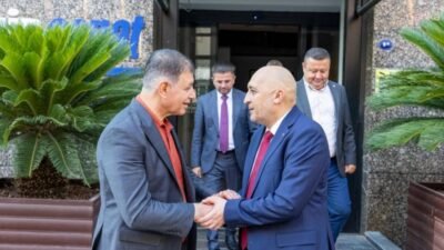 İzmir Büyükşehir Belediye Başkanı Cemil Tugay, İzmir’in Bulgaristan'daki kardeş kenti
