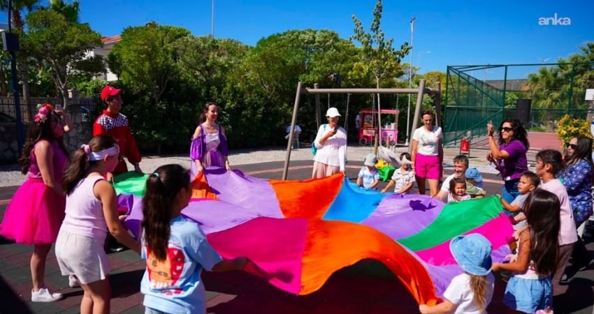 Çeşme Belediyesi, yenilenen parkları mahalle yaşamının aktif buluşma noktalarına dönüştürmek