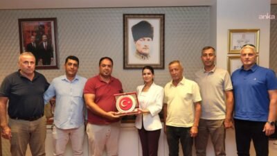 Ceyhan Belediye Başkan Vekili Sevil Aydar Yıldız, kırsal mahalle muhtarlarıyla bir