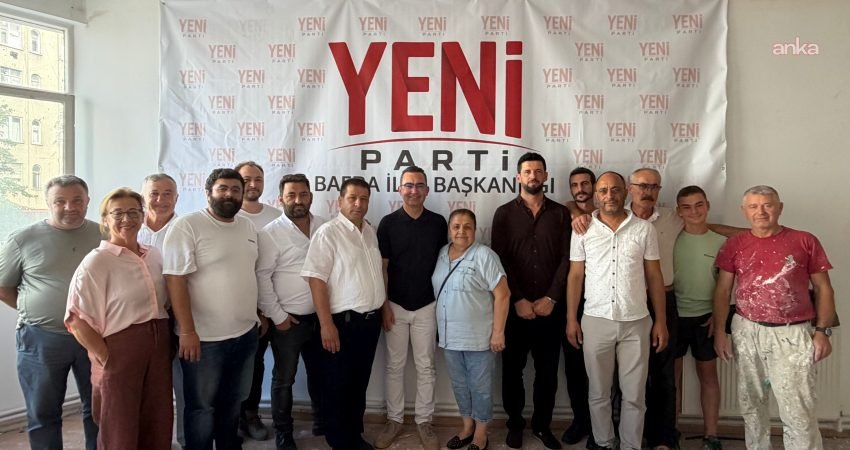 CHP Bafra İlçe Örgütü yönetim kurulu üyeleri, kadın ve gençlik