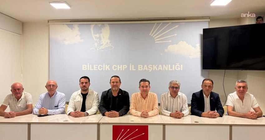CHP'nin Bilecik'teki 8 ilçe başkanı Grup Başkanı Özgür Özel ile