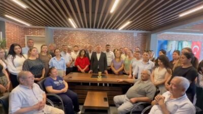 CHP Ceyhan İlçe Örgütü'nün yönetim kadroları, CHP'den istifa ederek, Özgür