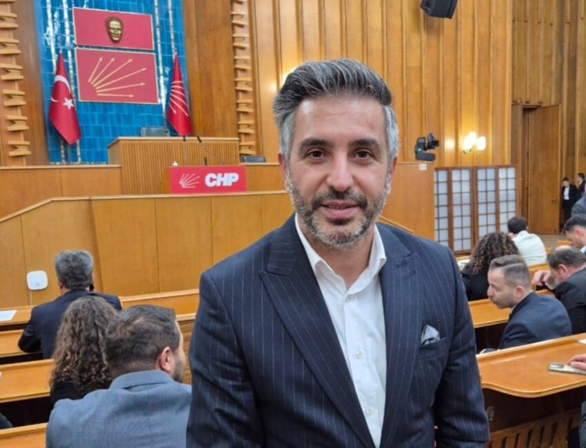 CHP İstanbul İl Yönetimi'nin Esenyurt İlçe Yönetimi'ni görevden almasının ardından
