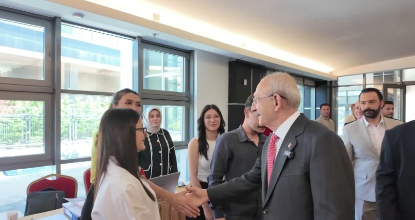 CHP Genel Başkanı Kemal Kılıçdaroğlu, Kadın Kolları tarafından parti genel