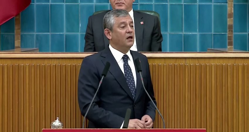 CHP Grup Başkanı Özgür Özel, "Belediye başkanlarımıza ardı ardına operasyonlar