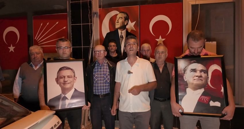 CHP Hisarcık İlçe Başkanı Recep Önlü ve ilçe teşkilatı yöneticileri