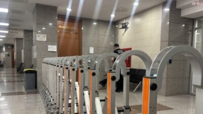 CHP’nin 38. Olağan İstanbul İl Kongresi’nde seçilen Özgür Çelik ve