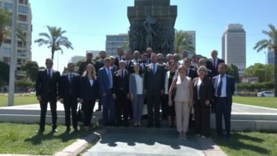 CHP İzmir İl Başkanı Utku Gümrükçü, MYK tarafından onaylanan yeni