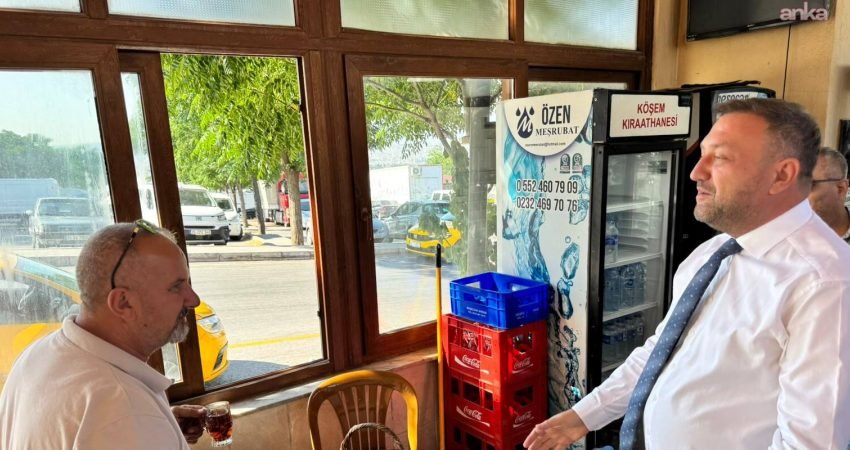 CHP İzmir İl Başkanı Utku Gümrükçü, Konak ilçesindeki Kadifekale Mahallesi'nde