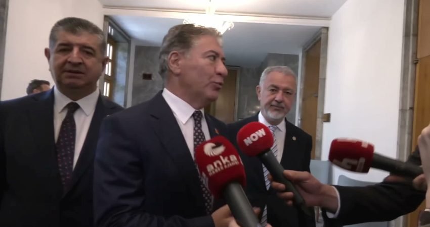 CHP’nin kapalı grup toplantısı CHP Grup Başkanvekili Murat Emir başkanlığında