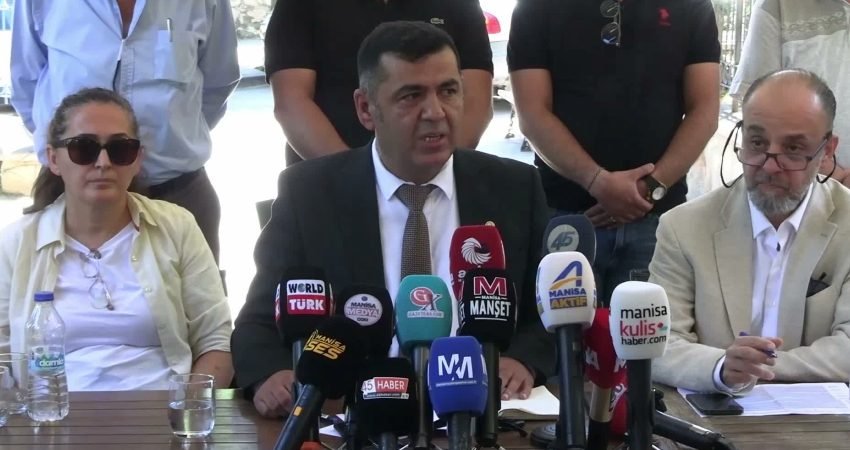 CHP Manisa İl Başkanı Engin Uzun, CHP Grup Başkanı Özgür