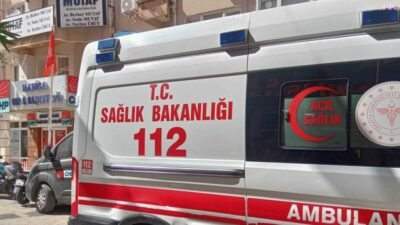 Manisa'da CHP İl Başkanlığı binasında iki kişi arasında çıkan kavga