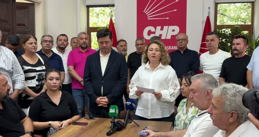 CHP Menteşe İlçe Örgütü partiden toplu istifa ederek YENİ Parti'ye
