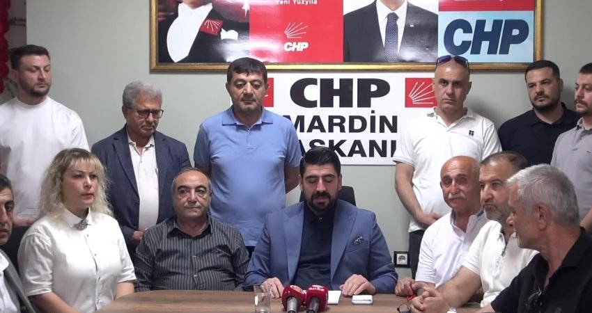 CHP’nin 26 il başkanının görevden alınmasına tepki gösteren Mardin’deki 8