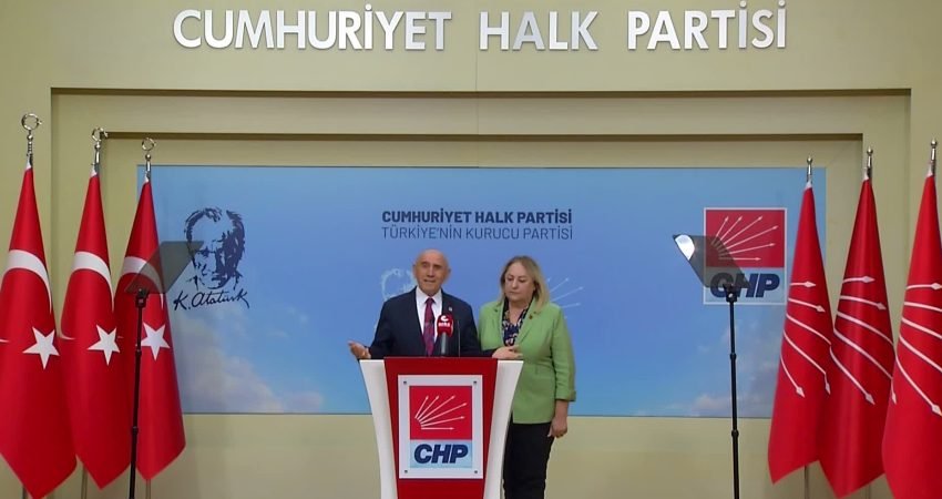 CHP Kadın Kolları Genel Başkanı Ayten Gülsever ve Genel Başkan