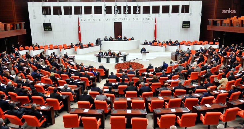  CHP'den istifa ederek YENİ Parti'nin kuruluş sürecine katılan milletvekillerinin istifaları,