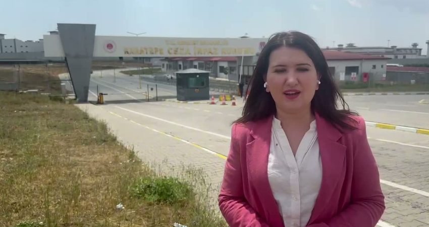 CHP İzmir Milletvekili Gökçe Gökçen, Karatepe Ceza İnfaz Kurumu'nda tutuklu