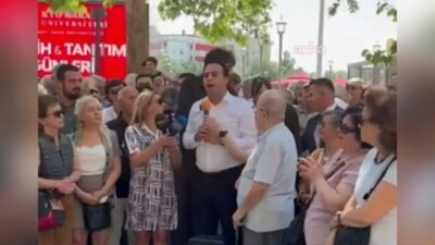 CHP Konya teşkilatında, Karatay, Selçuklu ve Meram ilçe yönetimlerinde görev