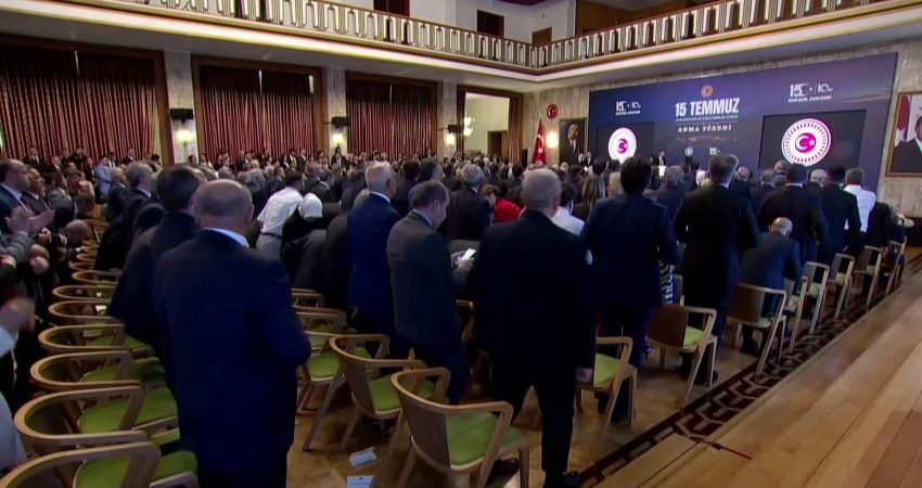 Cumhurbaşkanı Recep Tayyip Erdoğan, "FETÖ kaynaklı tehdit karantinaya alınmış, bütün bunlarla